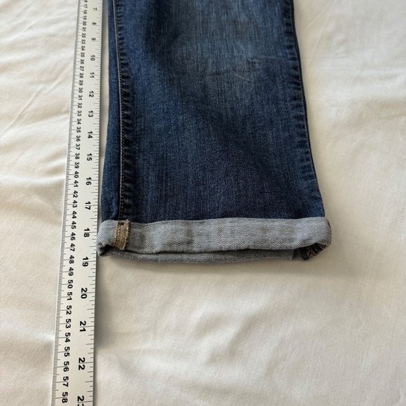 Denizen Levi's Women's Medium Wash Capri Jeans Rolled Hems Blue 14 Stretch Faded - Picture 12 of 16